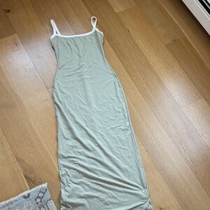Chic Maxi Dress in Soft Green